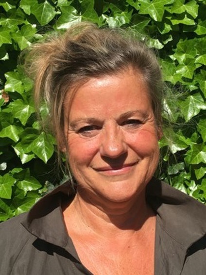 Maatschappelijk Werk Rina Vd Linde Staand
