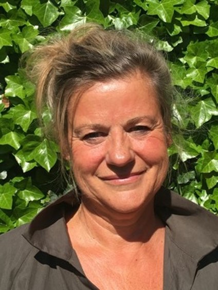 Maatschappelijk Werk Rina Vd Linde Staand